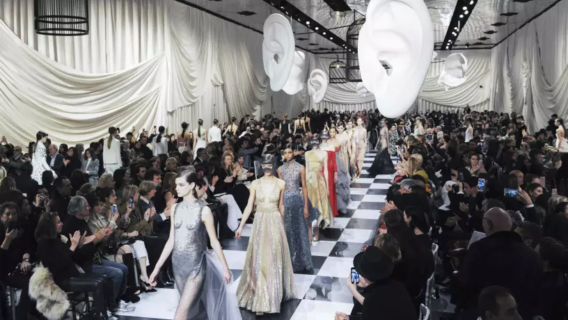 В Париже прошел показ Dior Couture весна–лето 2018