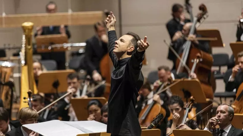Концерт Теодора Курентзиса и оркестра musicAeterna в Дубае