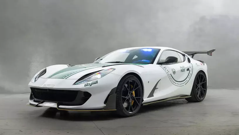 ​Полиция Дубая ввела в эксплуатацию суперкар Mansory Ferrari 812