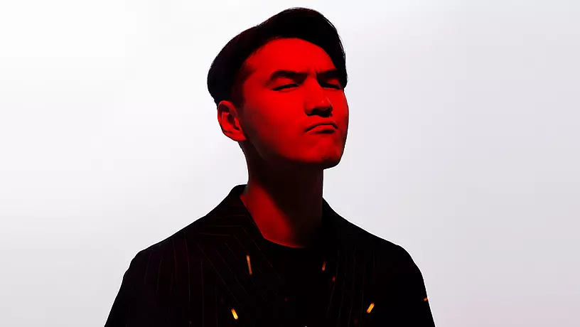 Standup-комик Нурлан Сабуров в Дубае 17 декабря 2020 года