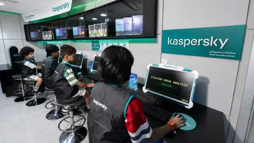 Детей в Дубае начали обучать кибербезопасности через игру