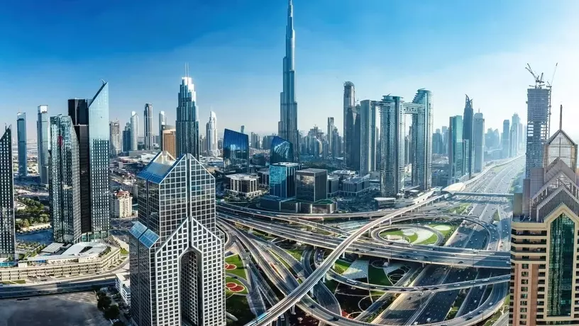 Модернизация Emirates Road завершена на треть