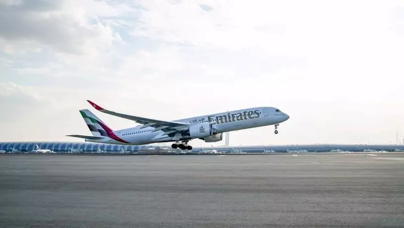 ​Emirates анонсировала 17 дополнительных «праздничных» рейсов