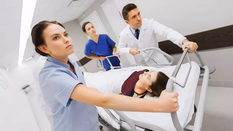 ​В ОАЭ отменяют медицинские карты 