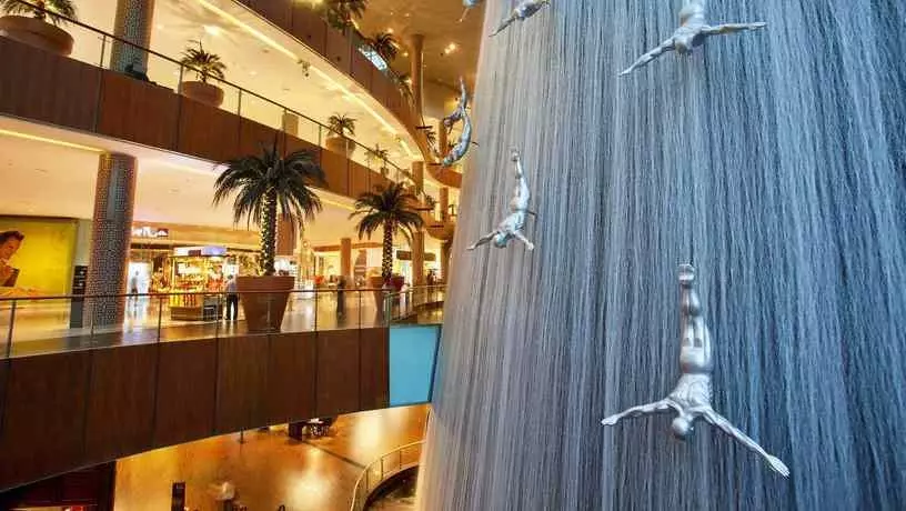 ​Парковка в Dubai Mall стала платной