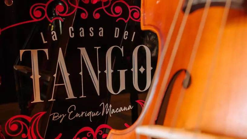 LA CASA DEL TANGO: магия танго, живая музыка и божественные стейки.