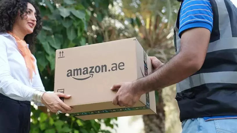 Жители Дубая смогут подработать пешими курьерами в Amazon